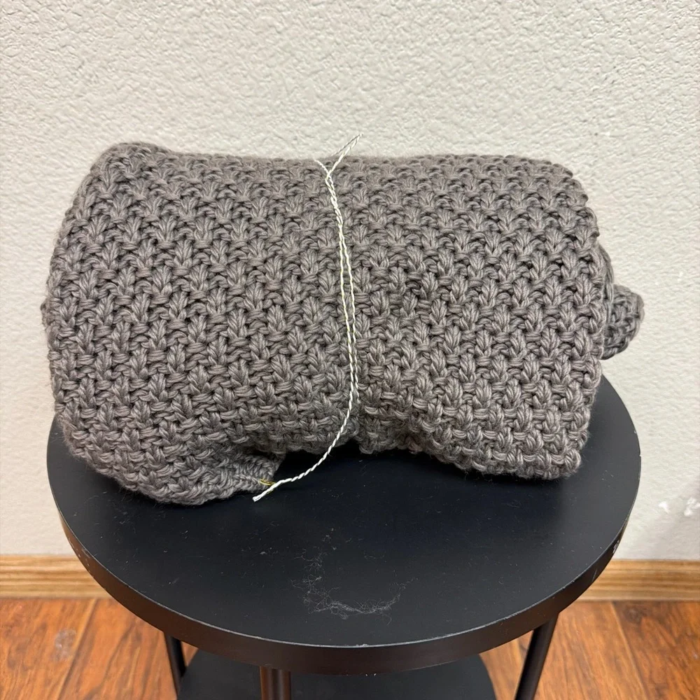 NWOT THRESHOLD OVERSIZED RECYCLED KNIT‎ THROW BLANKETS GRAY
